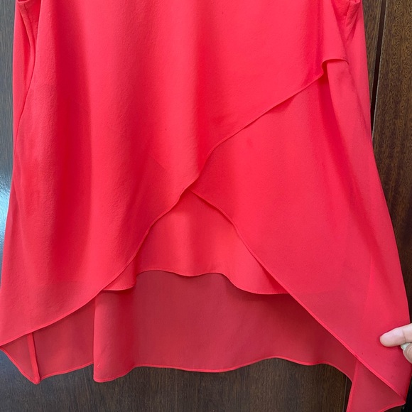 BCBG MAX AZRIA red sleeveless draped top. - Picture 3 of 4